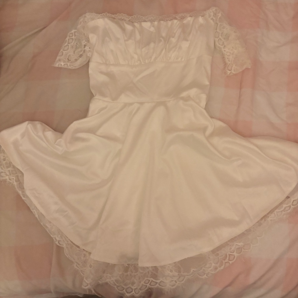 white lace dress ♡